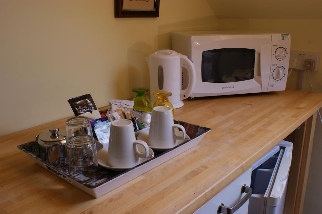 Hills Farm Bed & Breakfast Leominster Room photo