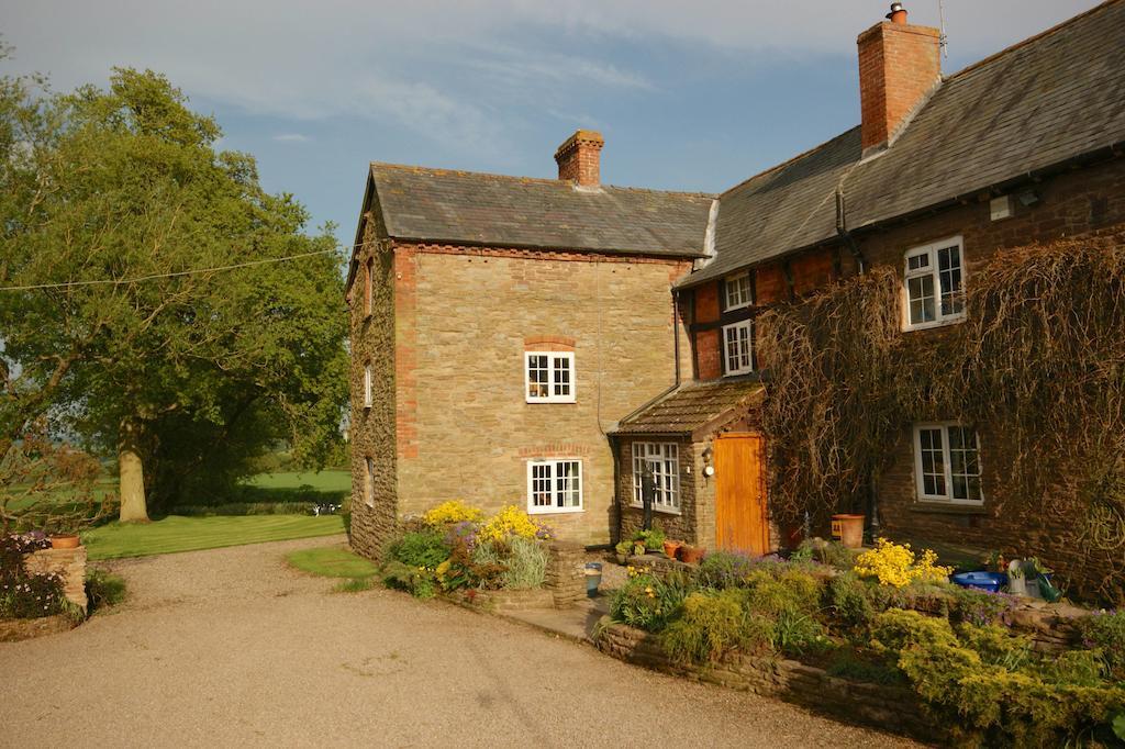 Hills Farm Bed & Breakfast Leominster Exterior photo